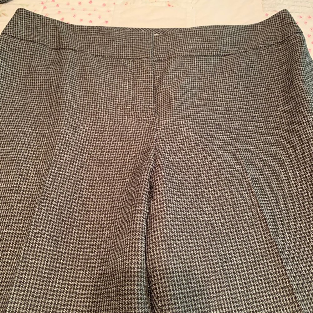 Kasper Houndstooth Pants.  Size 10P.  Gray?Black